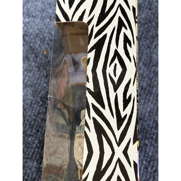 Vintage Disney Animal Kingdom Barbie Doll‎ 20363 Mattel Exclusive Safari NIB - Picture 10 of 13